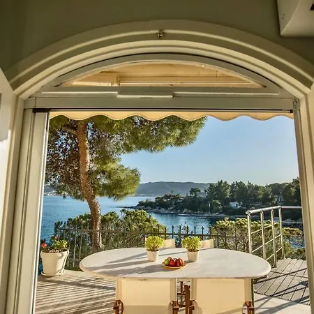 Vasiliki's Front And Pool ヴィラ *