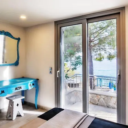 Vasiliki's Front And Pool ヴィラ