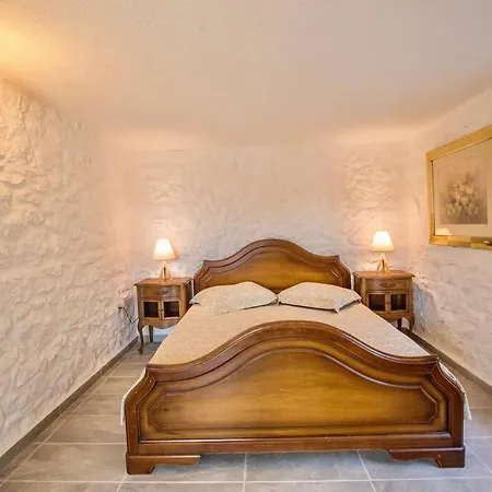 Willa Vasiliki's Front And Pool *