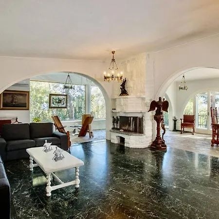 Vasiliki's Front And Pool Villa *
