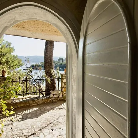 Vasiliki's Front And Pool * Porto Heli