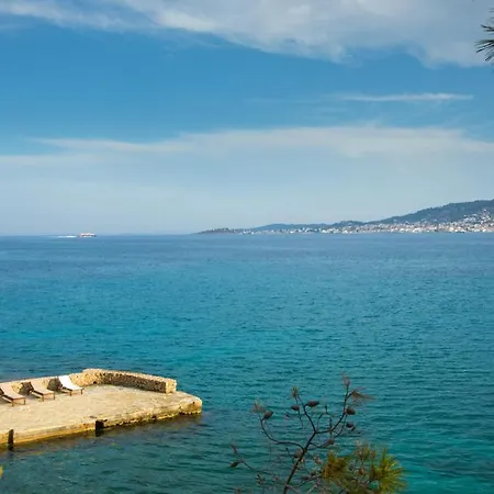 Vasiliki's Front And Pool Villa *