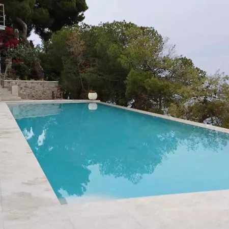 Vasiliki's Front And Pool Villa *