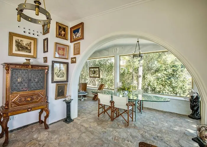 Vila Vasiliki's Front And Pool *