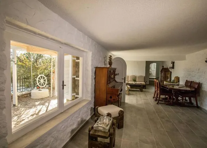 Vasiliki's Front And Pool Βίλα