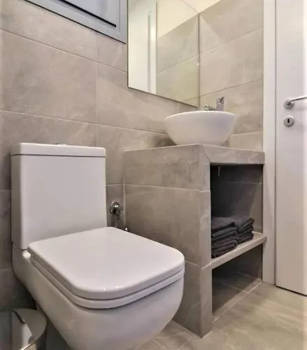 Vasiliki's Front And Pool Βίλα Πόρτο Χέλι