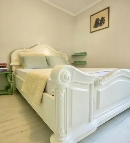 Vasiliki's Front And Pool Πόρτο Χέλι