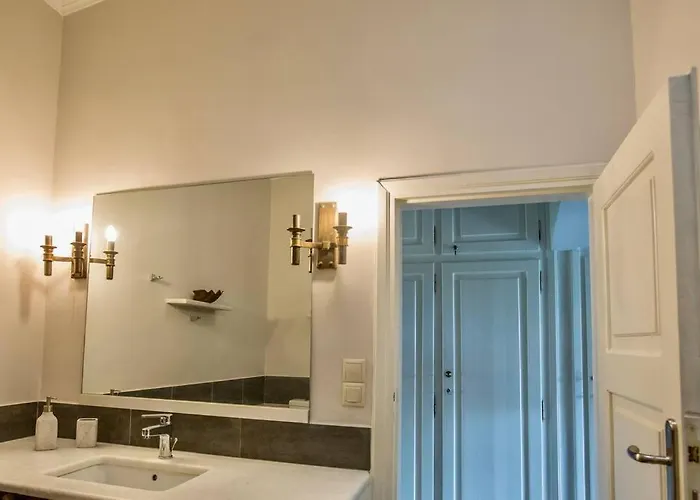 Vasiliki's Front And Pool Πόρτο Χέλι