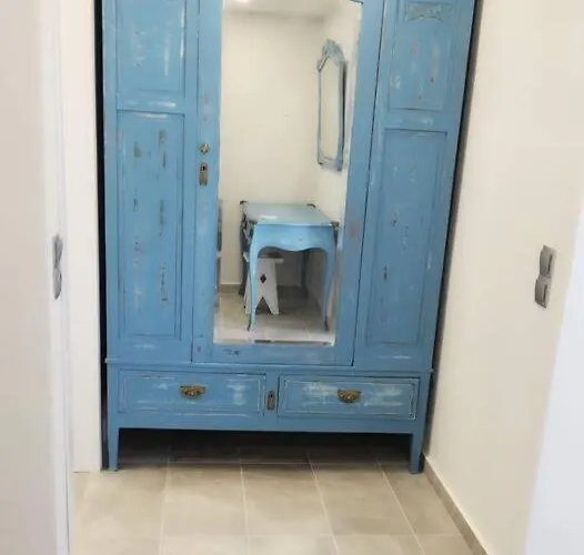 Vasiliki's Front And Pool Πόρτο Χέλι