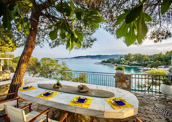 Vasiliki's Front And Pool Vila